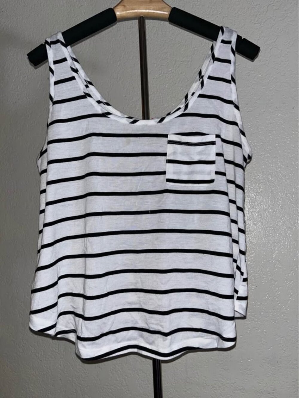 Rue21 White and Black Striped Pocket Tank Top, Large